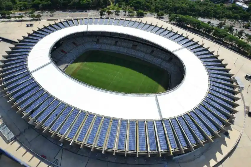 Estádios Solares: Como a Energia Solar Está Transformando o Mundo do Futebol
